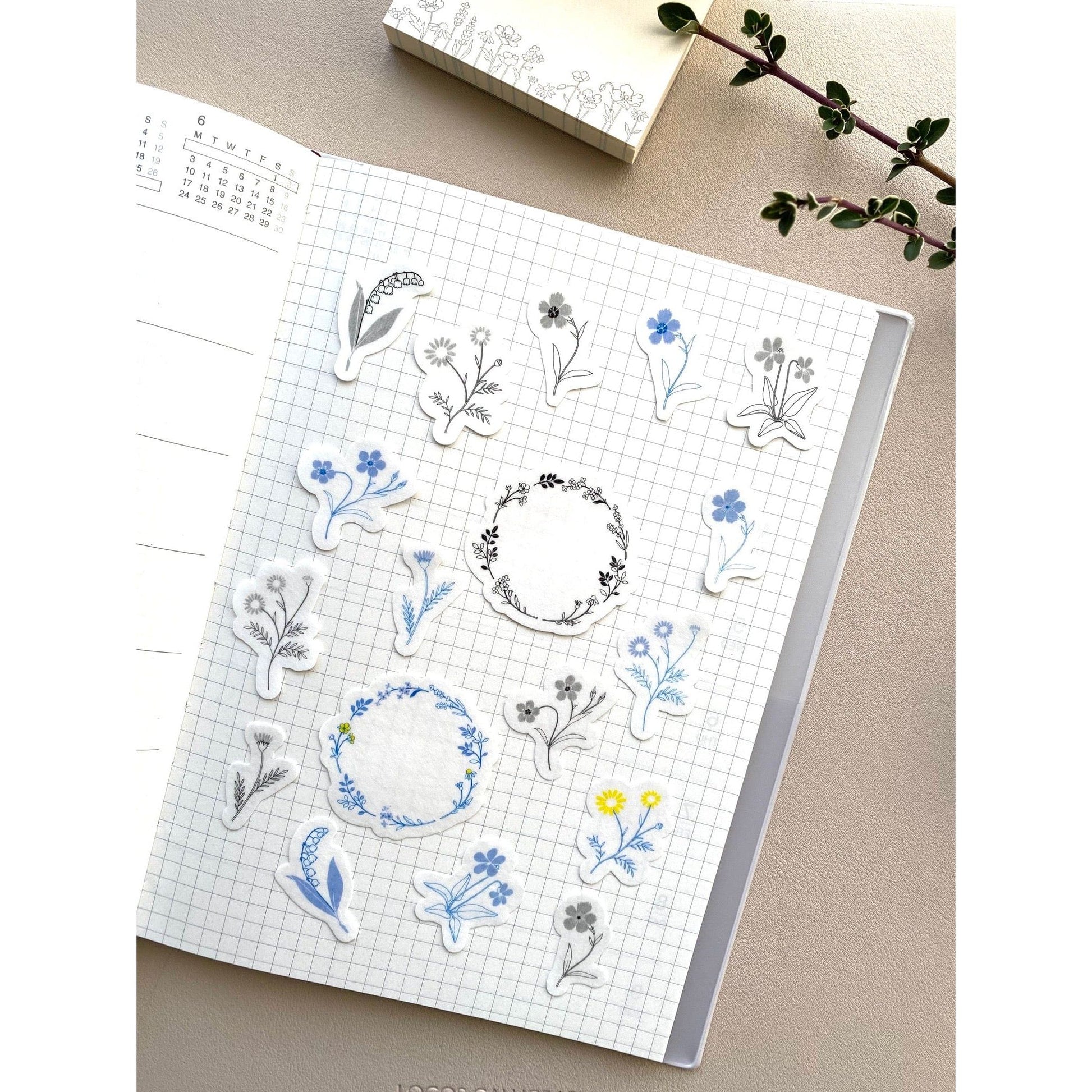 Hutte Paper Works Botanical Garden Flake Seal – Blue Floral